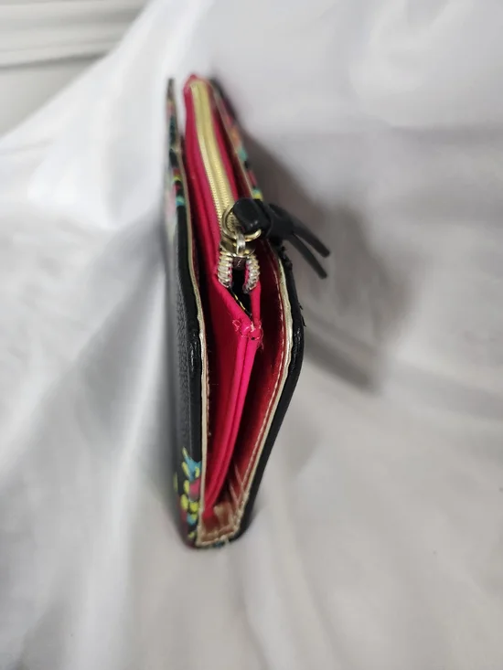 Betsey Johnson Black Floral Zip Wallet with Pink Heart Pin - Picture 4 of 12